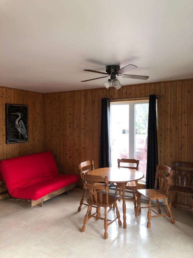 Chalets Les Chanterelles De Forillon L'Anse-au-Griffon Esterno foto